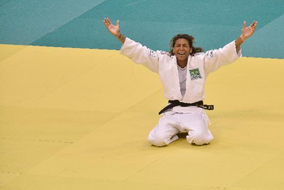 A judoca brasileira Rafaela Silva festejou vitória contra a alemã Myriam Roper Rio 2016.