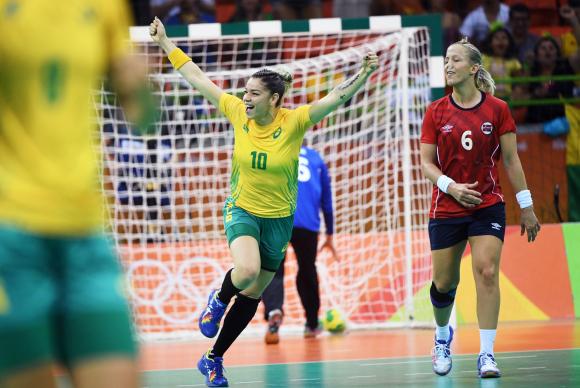 Brasil vence no handebol a atual campeão olímpica, Noruega, por 31 a 28. Marijan Murat/Agência Lusa/Direitos Reservados