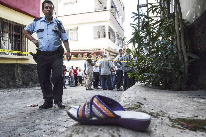 mundo-turquia-atentado-casamento-gaziantep-20160821-01