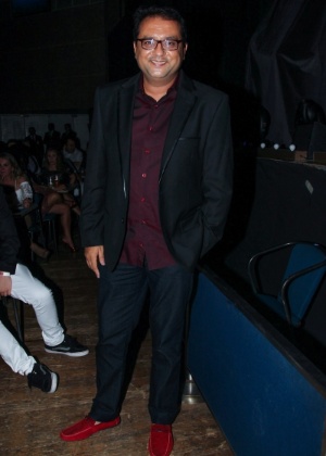 6mar2015-geraldo-luis-comparece-ao-show-de-leonardo-e-eduardo-costa-no-citibank-hall-na-zona-sul-de-sao-paulo-com-a-turne-do-dvd-cabare-na-noite-desta-sexta-feira-1425723232142_300x420