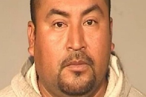 rene-lopez-foi-condenado-a-1503-anos-de-prisao-por-ter-estuprado-a-filha-1477260964243_300x200