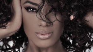 size_810_16_9_raissa-santana