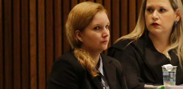 28nov2016-elize-matsunaga-e-vista-no-primeiro-dia-de-seu-julgamento-ela-e-acusada-de-matar-e-esquartejar-o-corpo-do-marido-marcos-matsunaga-herdeiro-do-grupo-yoki-no-forum-criminal-da-barra-fun