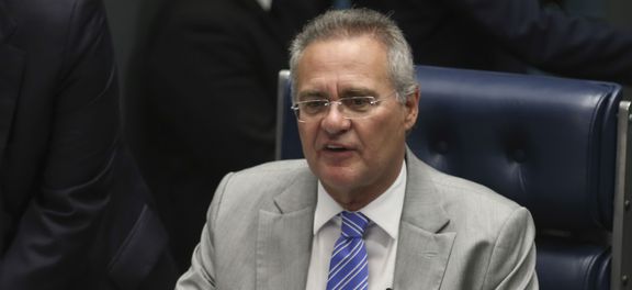 Brasília - O presidente do Senado, Renan Calheiros preside sessão de votação do segundo Turno da PEC da reforma política (Fabio Rodrigues Pozzebom/Agência Brasil)