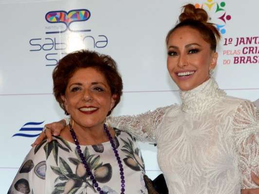 1833692-sabrina-sato-mostrou-apoio-a-sogra-leda-650x488-3