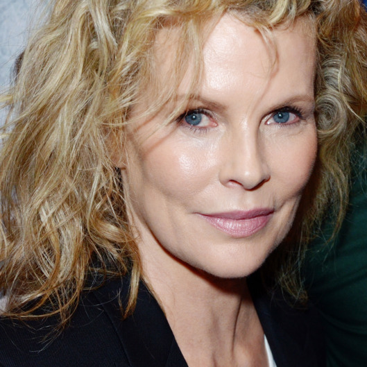 28-kim-basinger-w529-h529