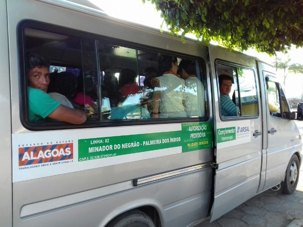 passageiros_tiveram_que_ser_colocados_em_outros_veiculos