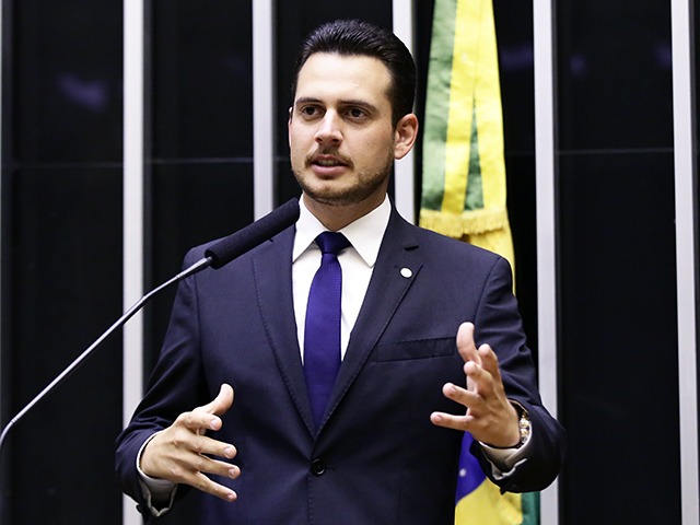 Deputado Nivaldo Albuquerque discursa no Plenário da Câmara