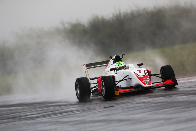 Roberto Faria - piloto - F3 Britânica - Fórmula 3