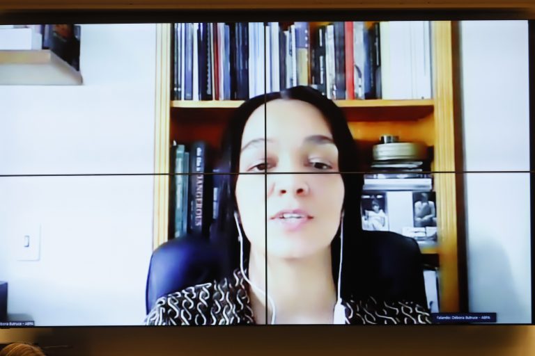 Audiência Pública - Cinemateca Brasileira. Representante da Associação Brasileira de Preservação Audiovisual - ABPA, Debora Lúcia Vieira Butruce
