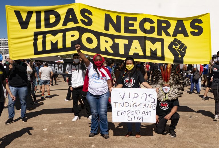 Direitos Humanos - negros - racismo manifestações índios indígenas minorias (protestos antirracismo em Brasília-DF, 7/6/20)