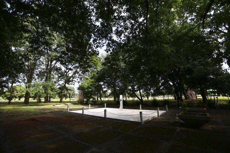 Túmulo vazio de Juscelino Kubitschek, no cemitério Campo da Esperança, em Brasília.