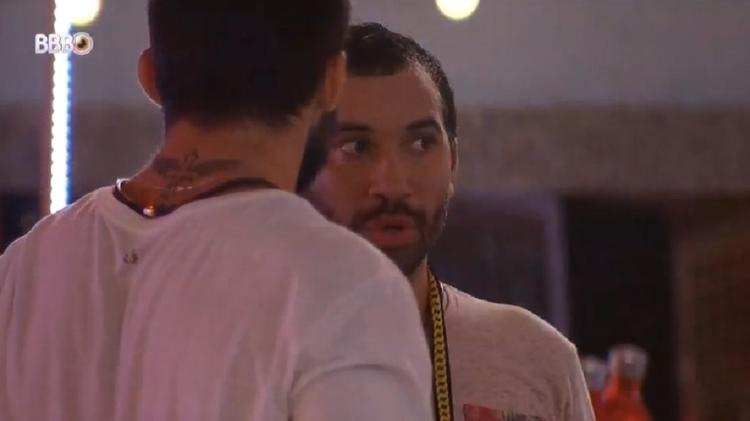 BBB 21: Arthur e Gilberto especulam sobre quem eram os dummies - Reprodução/Globoplay - Reprodução/Globoplay