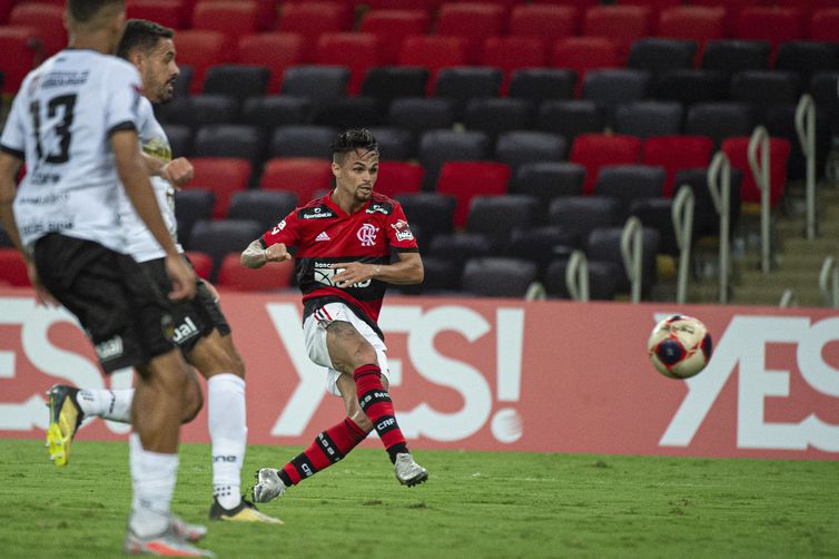 Michael abriu o placar para o título, marcando seu primeiro gol em 2021.