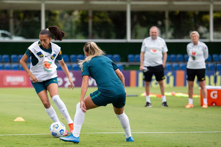 Andressa - treino - Granja Comary - seleção brasileira de futebol feminino