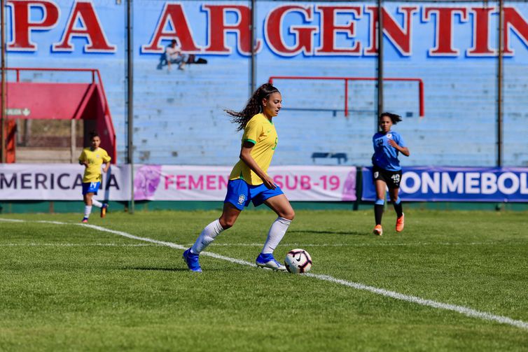 Angelina, futebol feminino, seleção feminina