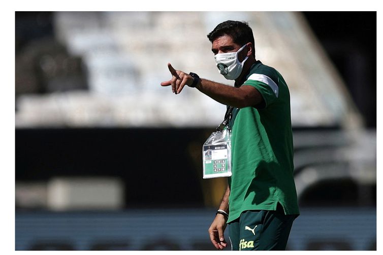 Técnico do Palmeiras, Abel Ferreira, durante treino no Maracanã antes da final da Libertadores contra o Santos