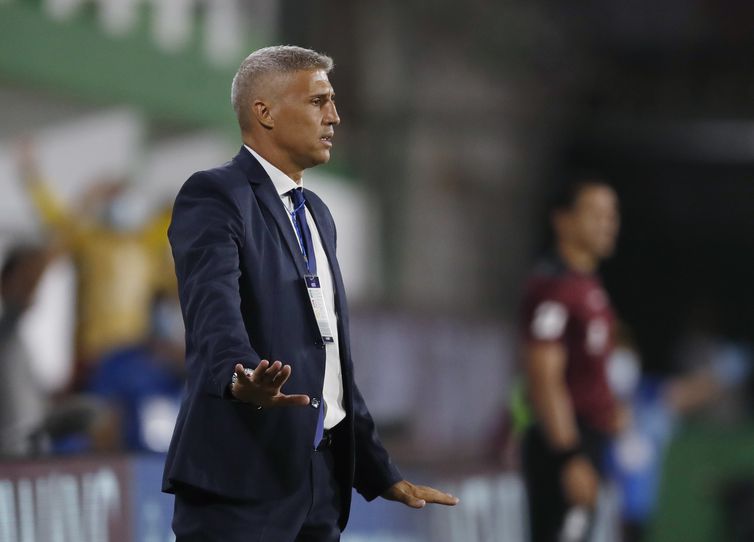 Técnico Hernán Crespo durante partida do Defensa y Justicia contra o Coquimbo Unido pela Copa Sul-Americana