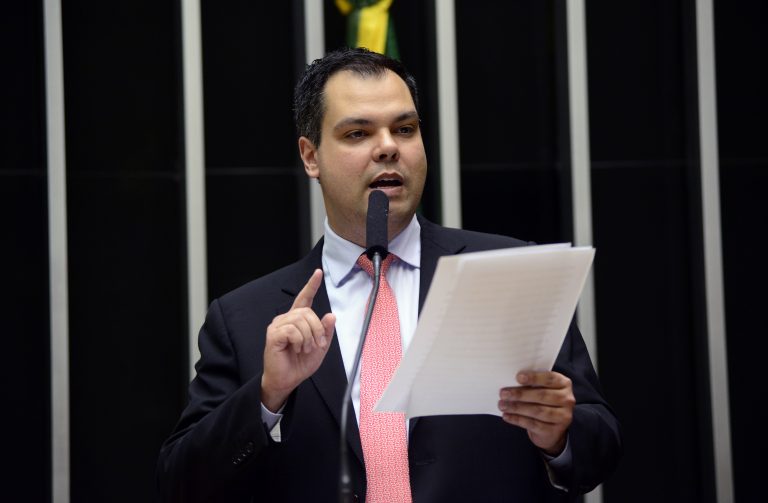 Deputado Bruno Covas discursa no Plenário da Câmara