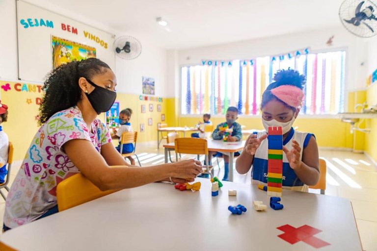 Educação - sala de aula - aula presencial - pandemia - Covid-19 - coronavírus - Salvador – Escolas municipais retomam aulas com segurança para alunos e trabalhadores da rede