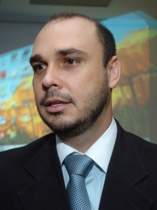 Tácio Melo