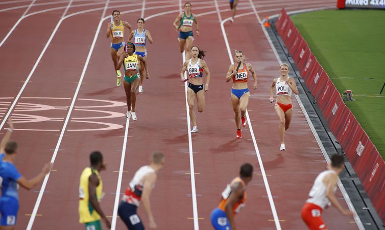 Brasil bate recorde sul-americano, mas não vai à final no revezamento 4x400 misto