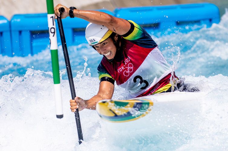 Ana Sátila termina em 10º lugar na final da canoa (C1) em Tóquio 2020 - Olimpíada