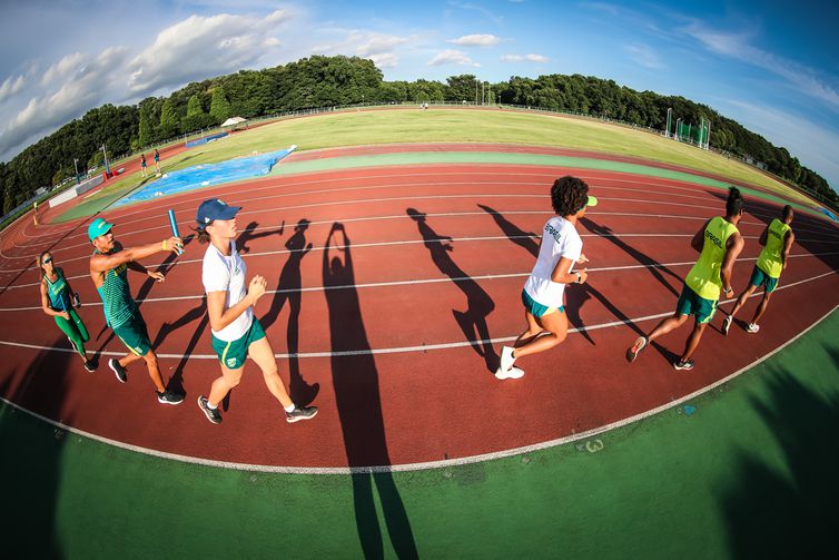 Treino do atletismo misto antes dos Jogos.