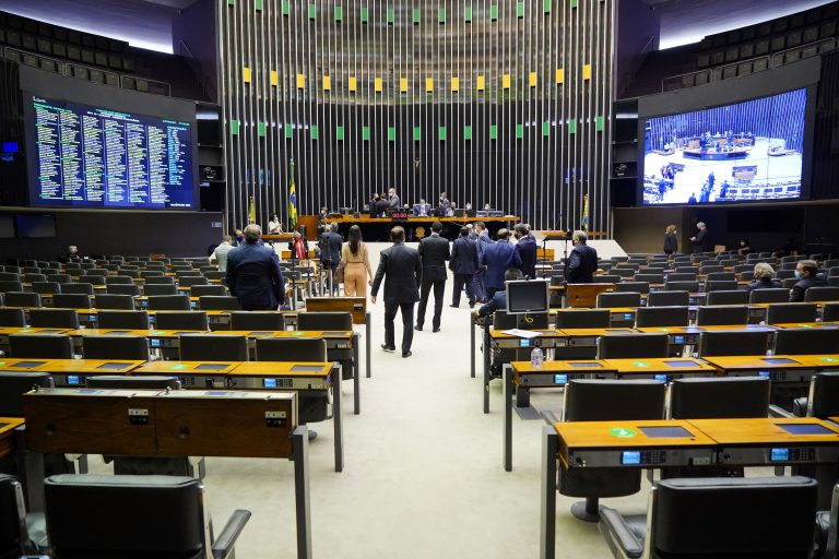 Discussão e votação de propostas
