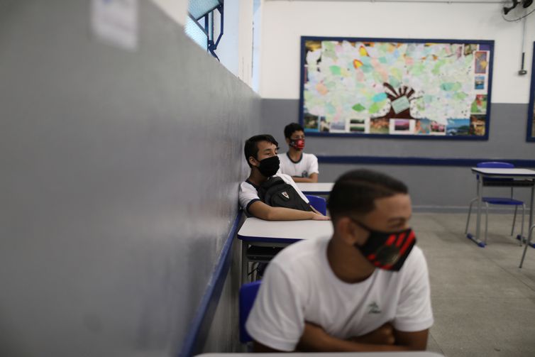 Escolas reabrem no Rio de Janeiro