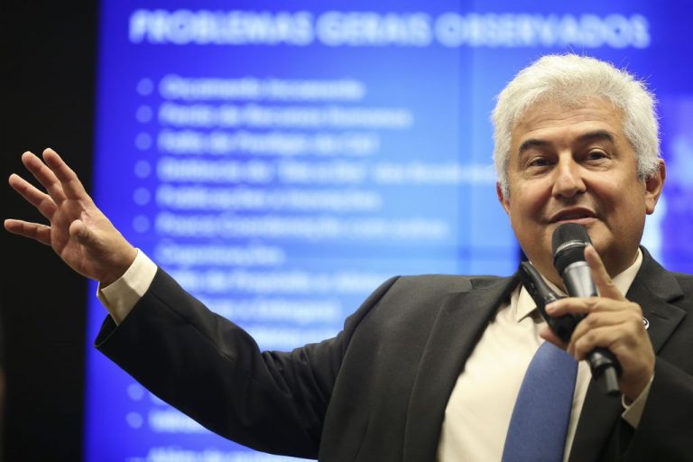 Autoridades - ministro de Ciência e Tecnologia Marcos Pontes
