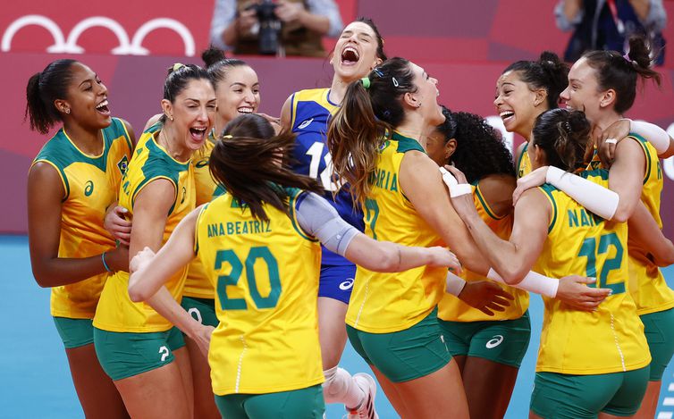 Jogadoras do Brasil durante vitória sobre a Coreia do Sul na semifinal do torneio de vôlei feminino da Tóquio 2020 - Olimpíada - seleção feminina brasileira de vôlei