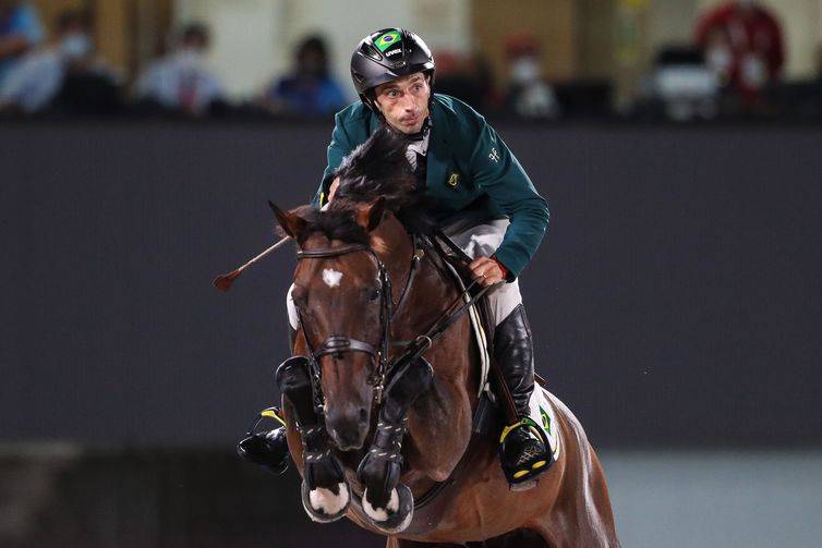 Brasil fica em 6º lugar na final por equipes - saltos hipismo  - Tóquio 2020 - Yuri Mansur