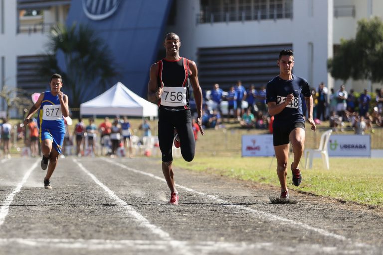 Esportes - geral - estudantes modalidades atletismo corrida competições formação atletas treinamento esportivo estudantil (Jogos Escolares de Minas Gerais em Uberaba-MG, 2017)