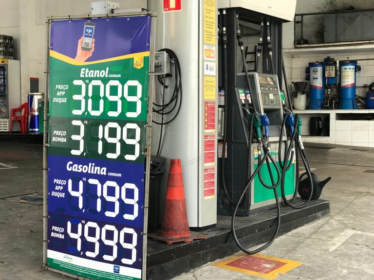 Deputados podem votar critérios para reajuste periódico de derivados do Petróleo