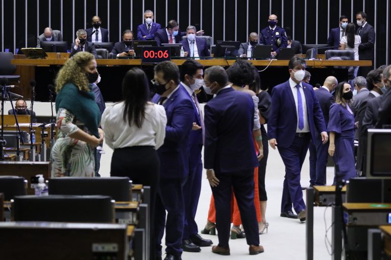 Discussão e votação de propostas. Presidente da Câmara dos Deputados, Arthur Lira