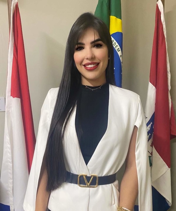 Vereadora que não se manifestou em sessão extraordinária para apresentação de contas do Covid-19 tenta barrar repórter