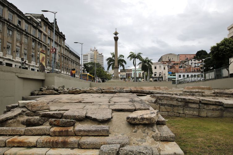  Sítio arqueológico Cais do Valongo e Cais da Imperatriz, na região portuária do Rio