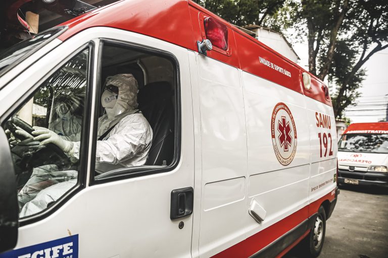 Saúde - coronavírus - emergências SAMU ambulâncias EPIs equipamentos proteção individual equipes socorros Covid-19 pandemia (Recife-PE)