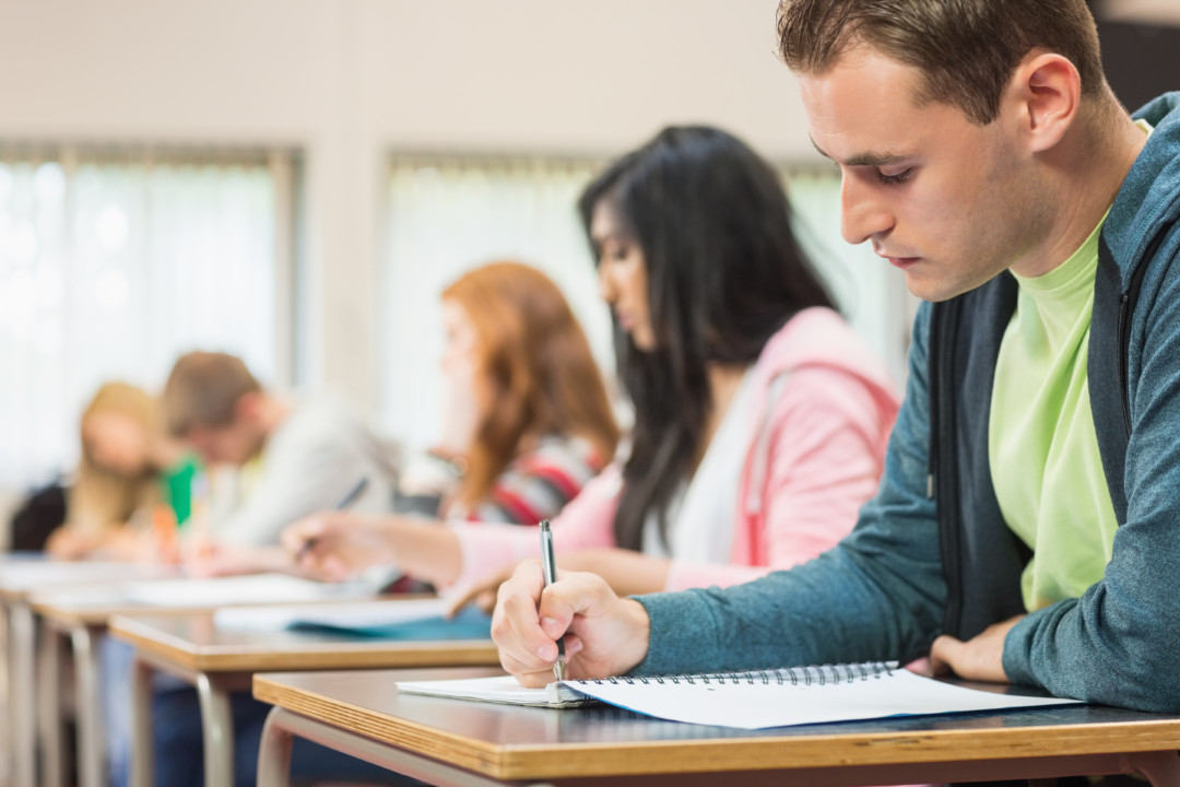Educação - geral - ensino superior - universidade - estudante - faculdade Educação - geral - ensino superior - universidade - estudante - faculdade