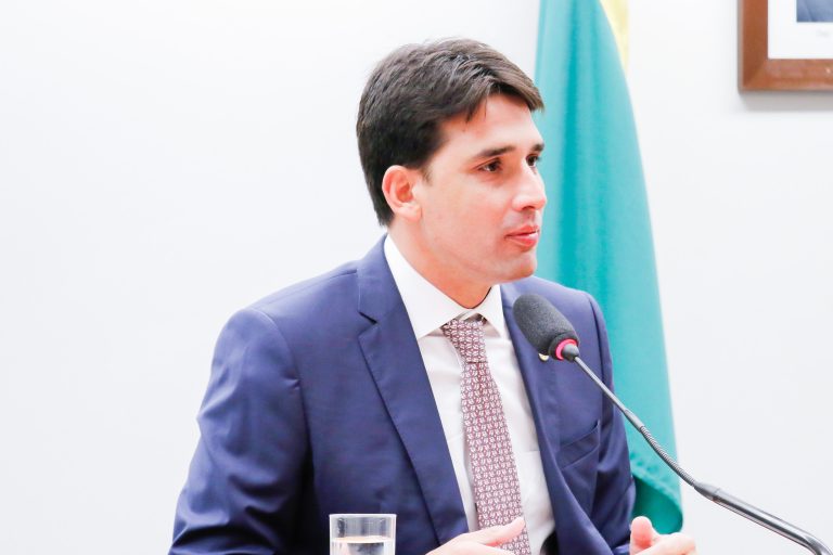 Juventude Brasileira depois da Pandemia: caminhos para a retomada da educação e do emprego. Dep. Silvio Costa Filho REPUBLICANOS-PE