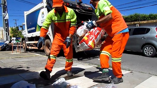 Código Municipal de Limpeza Urbana inibe descarte irregular e protege coletores. Foto: Ascom Sudes