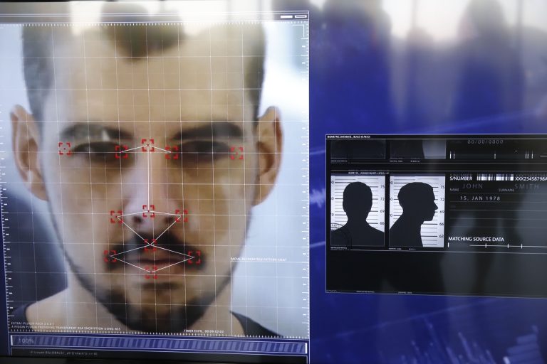 Segurança - geral - tecnologia reconhecimento facial investigação retrato falado solução crimes polícia software identificação suspeitos