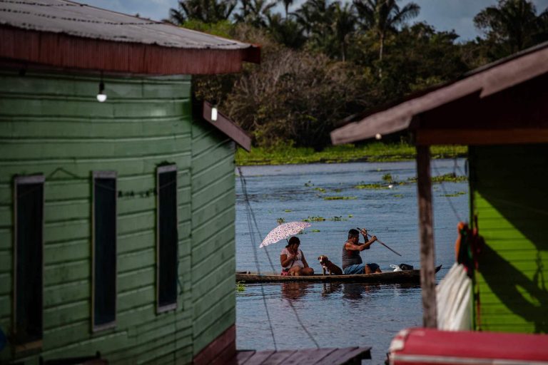 Cidades - infraestrutura - ribeirinhos - população ribeirinha - amazonas - palafitas - casa flutuante Amazonas convive com a possibilidade de uma forte enchente de seus rios.