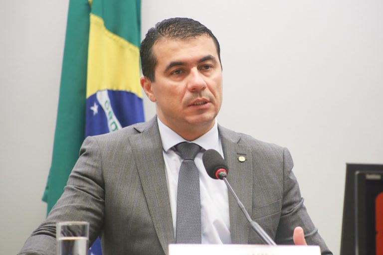 Seminário - O Combate Aos Crimes Cibernéticos No Brasil – Papel Do Parlamento Brasileiro. Dep . Luis Miranda DEM-DF