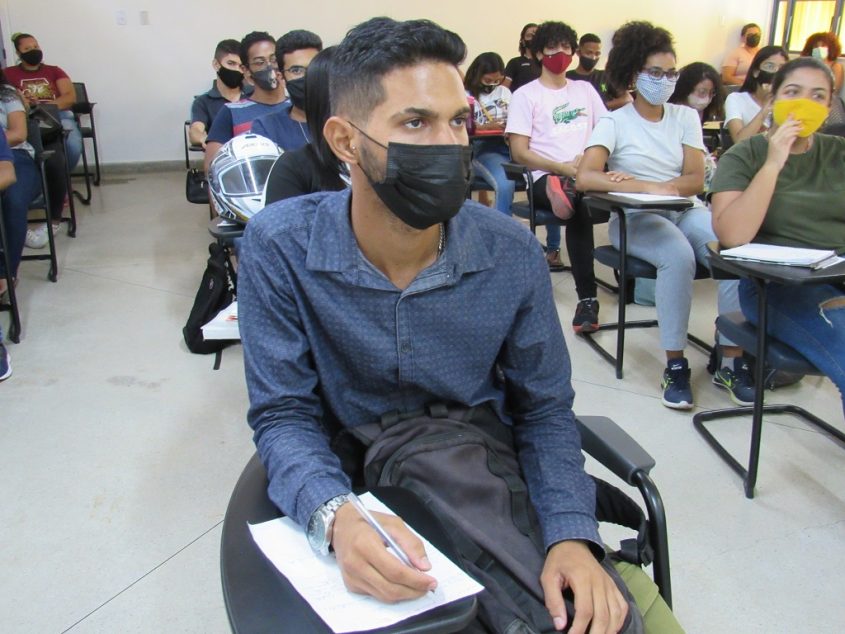Luiz Felipe participa do curso de nivelamento. Foto: Ascom Semas