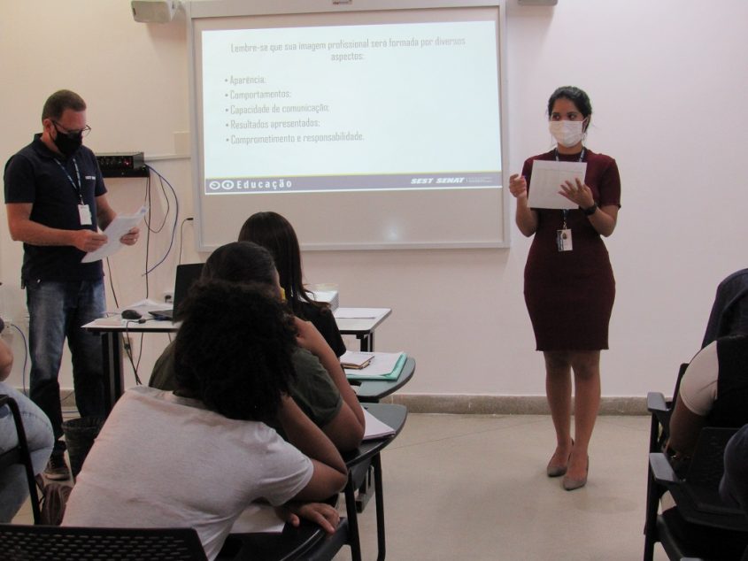 Professor Rubens Durval e coordenadora Yanna Crysley. Foto: Ascom Semas
