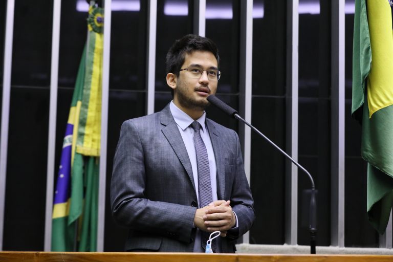 Deputado Kim Kataguiri discursa no Plenário da Câmara