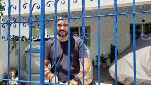 José Roberto relatou incômodo com ponto de lixo em sua rua. Foto: Ascom Sudes