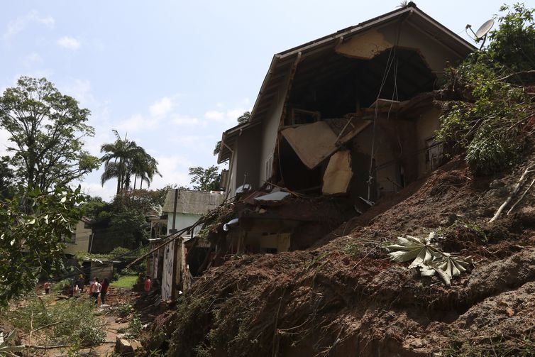 Bairro Castelânea em Petrópolis, após fortes chuvas  que atingiram a região Serrana do Rio